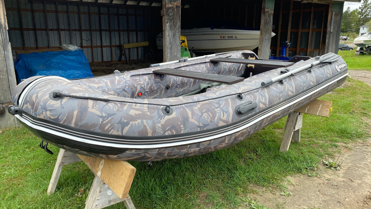 Navigator LK400AL Camo Boat